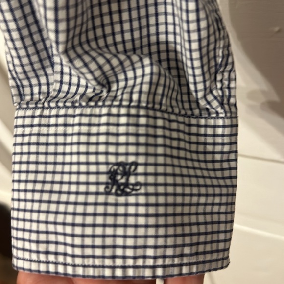 Women’s M Ralph Lauren button down. - Picture 5 of 7